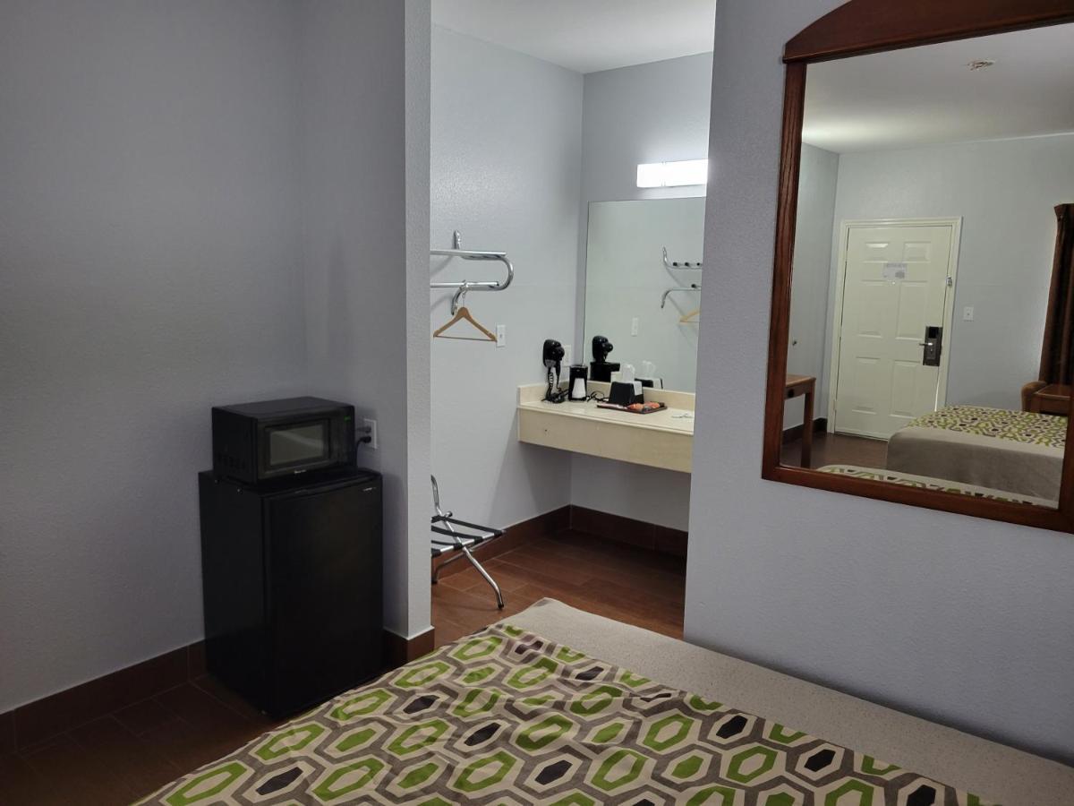 Scottish Inn & Suites Hankamer Dış mekan fotoğraf