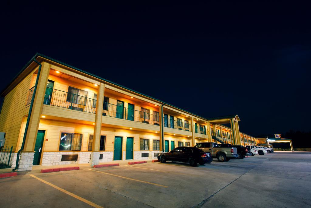 Scottish Inn & Suites Hankamer Dış mekan fotoğraf